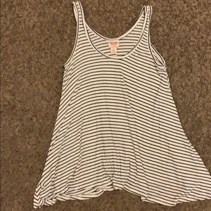 Super flowy Mossimo striped tee🥰